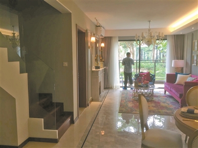 070954464235c79aa06755.jpg 1123818784_15441399599661n.jpg