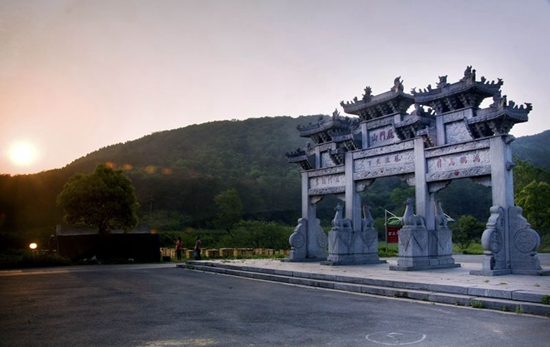 襄陽(yáng)鹿門山.jpg